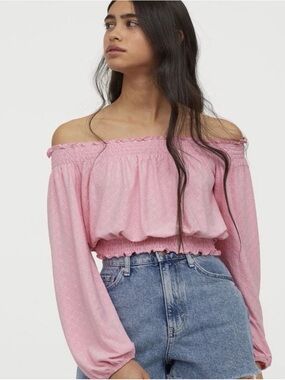 H&M DIVIDED Pink Eyelet Off Shoulder Crop Top Smocked Long Sleeve Size Small